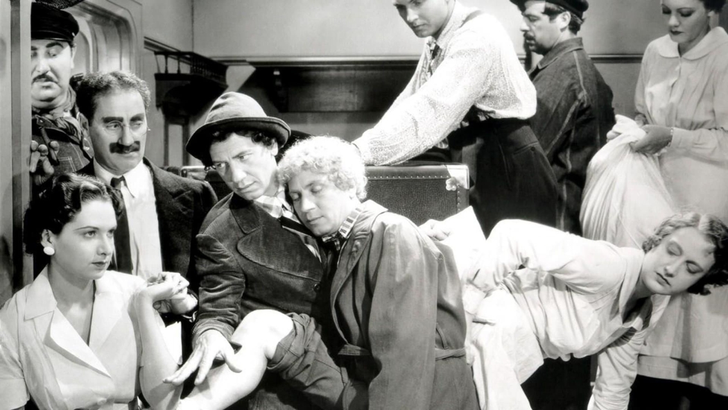 3 Ahbap Çavuşlar Operada (1935) izle